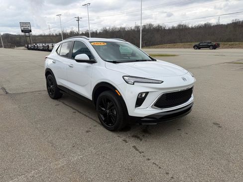 Certified 2024 Buick Encore GX Sport Touring w/ Comfort Package image 10