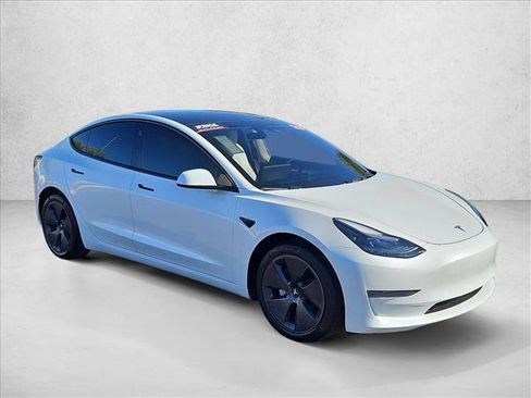 Used 2023 Tesla Model 3 Standard Range RWD image 3