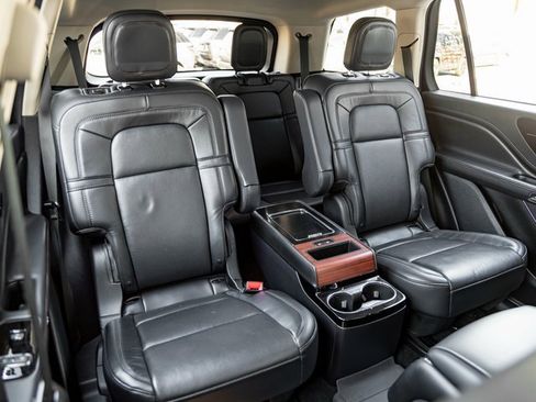 Used 2021 Lincoln Aviator Reserve w/ Equipment Group 201A image 25