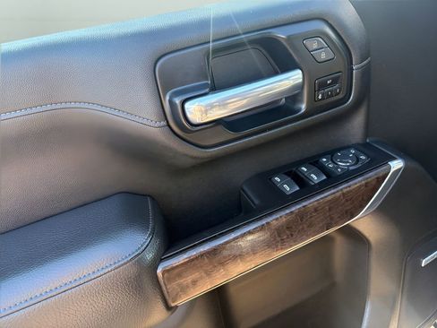 Used 2020 GMC Sierra 2500 Denali w/ Denali Ultimate Package image 11