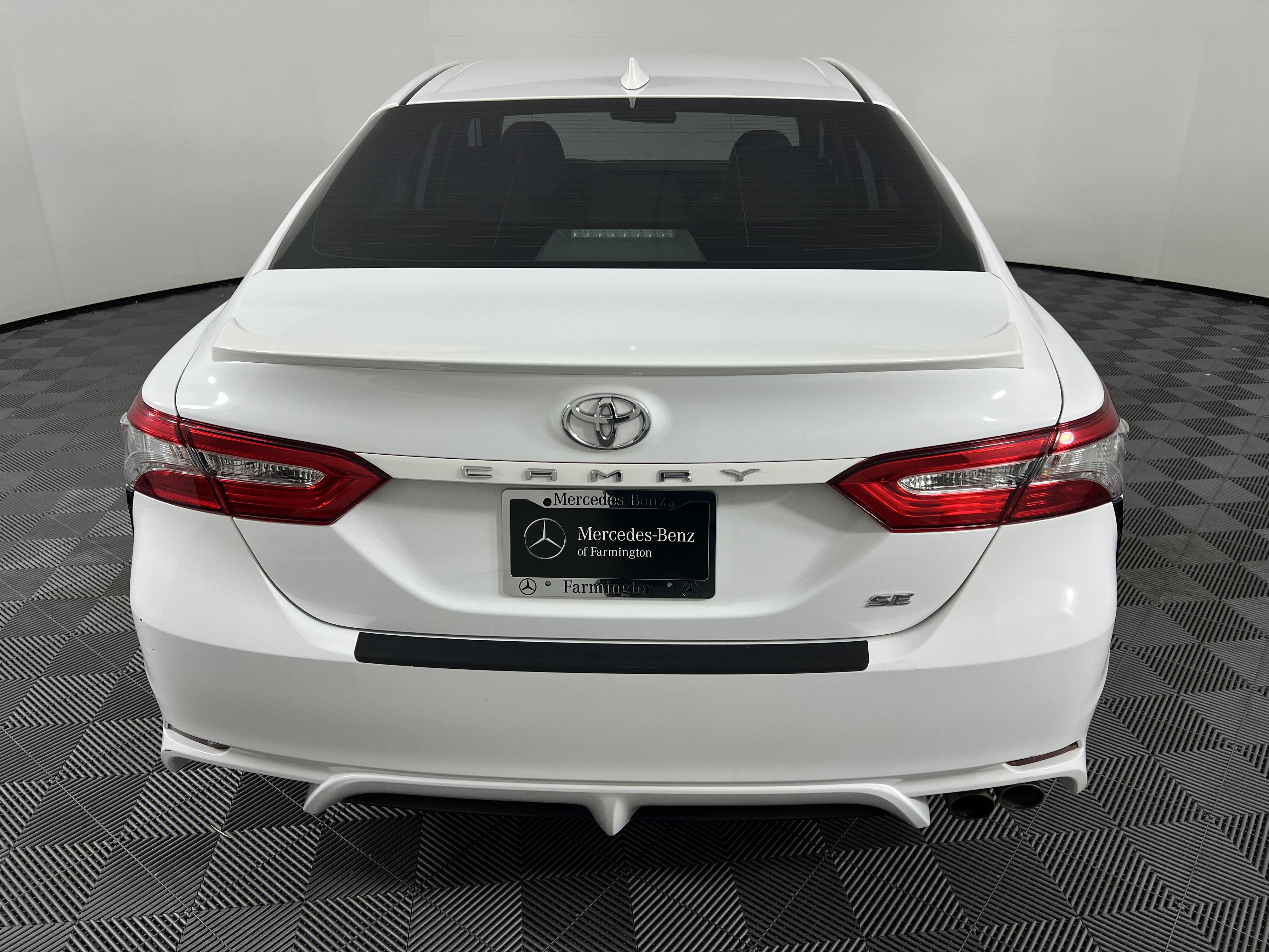 Used 2019 Toyota Camry SE FWD image 11