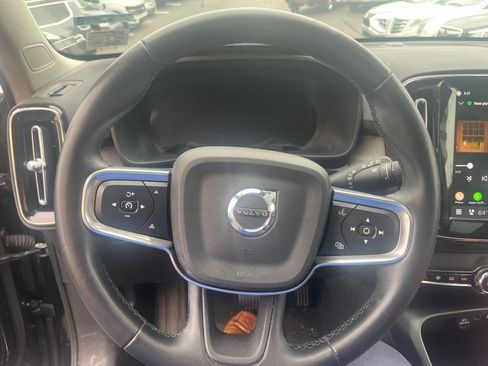 Used 2023 Volvo XC40 B5 Plus w/ Driver Assist Package AWD/4WD image 18