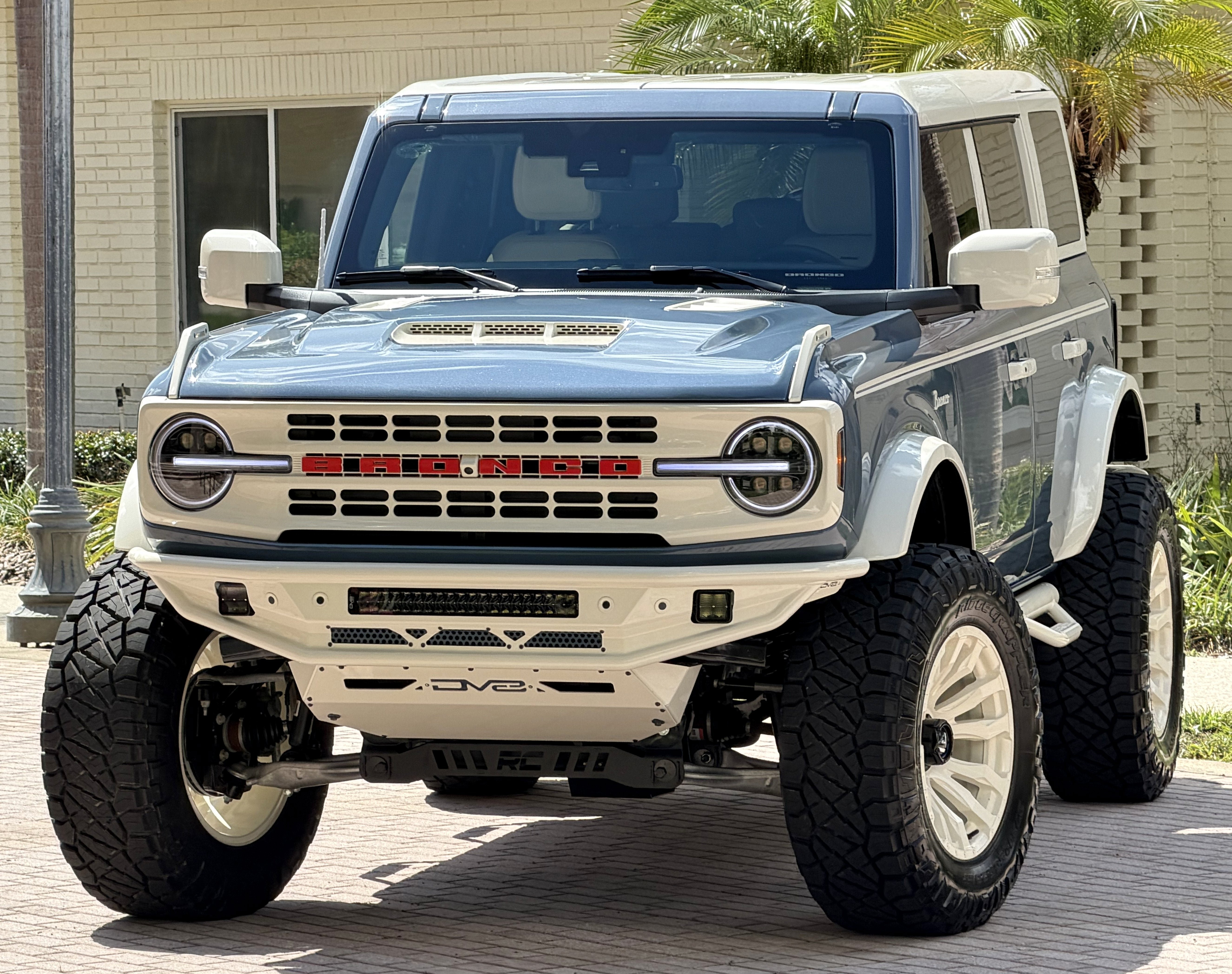 Used 2025 Ford Bronco Outer Banks AWD/4WD image 35
