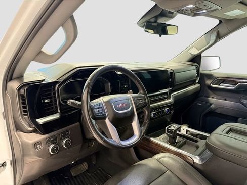 Certified 2022 GMC Sierra 1500 Elevation w/ Elevation Premium Package image 8