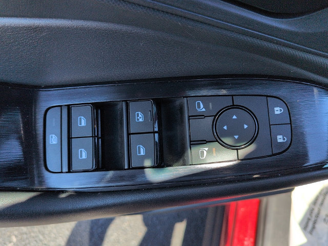 Used 2025 Nissan Rogue S FWD image 13