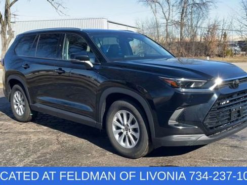 Used 2025 Toyota Grand Highlander AWD image 2