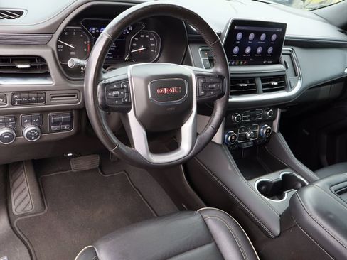 Certified 2021 GMC Yukon XL SLT w/ SLT Luxury Package AWD/4WD image 12
