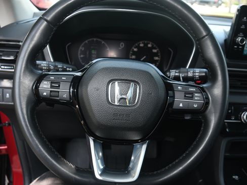 Used 2024 Honda Pilot Touring image 14