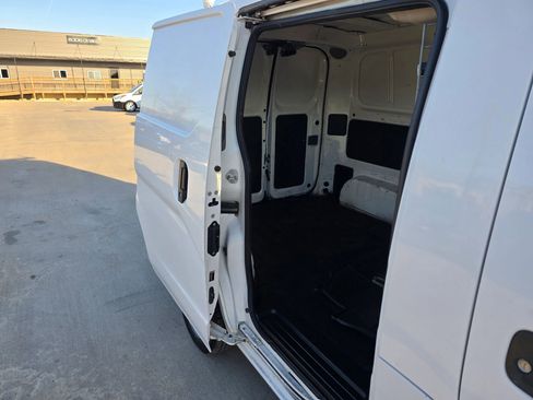 Used 2019 Nissan NV200 S image 28