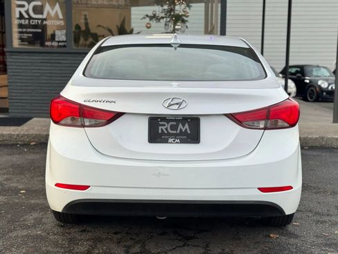 Used 2015 Hyundai Elantra SE image 6