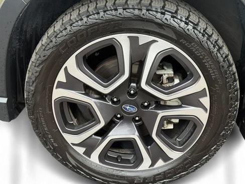 Used 2023 Subaru Ascent Limited w/ Technology Package AWD/4WD image 9