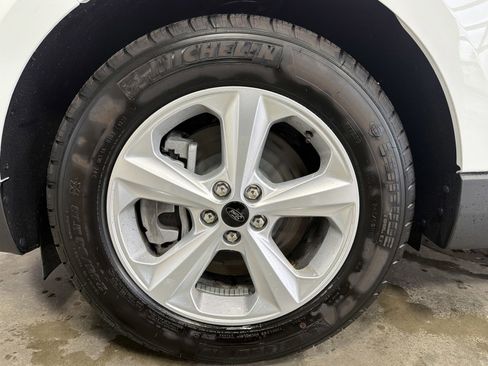 Used 2024 Ford Edge SE image 15