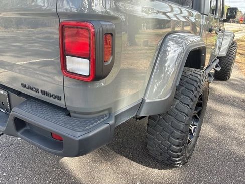 Used 2023 Jeep Gladiator Sport image 16