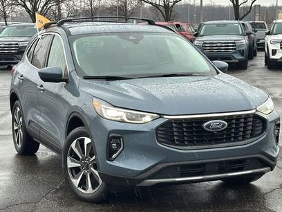 Certified 2023 Ford Escape Platinum w/ Class II Trailer Tow Package