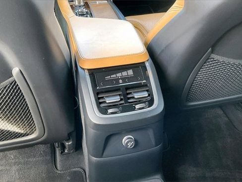 Used 2019 Volvo XC90 T8 Inscription w/ Advanced Package image 32