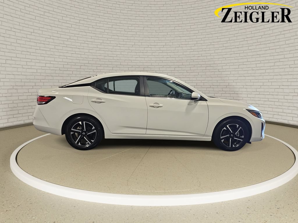 Used 2025 Nissan Sentra SV FWD image 4