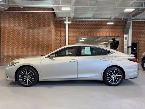 Used 2023 Lexus ES 350 w/ Premium Package image 4