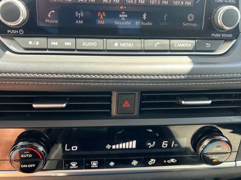 Used 2023 Nissan Rogue SV FWD image 33
