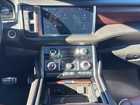 Used 2024 GMC Yukon XL Denali Ultimate image 15