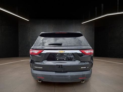 Used 2021 Chevrolet Traverse LT FWD image 3