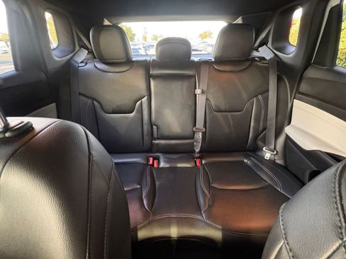 Used 2025 Jeep Compass Limited image 38