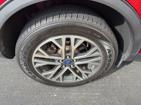 Used 2020 Ford Escape SEL image 8