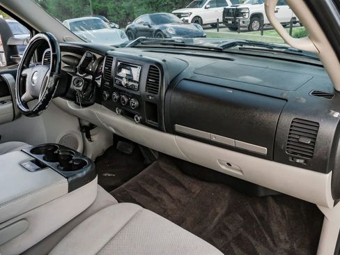 Used 2008 Chevrolet Silverado 2500 LT w/ Suspension Package, Off-Road image 10