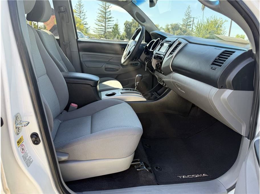 Used 2012 Toyota Tacoma 4x4 Double Cab image 17