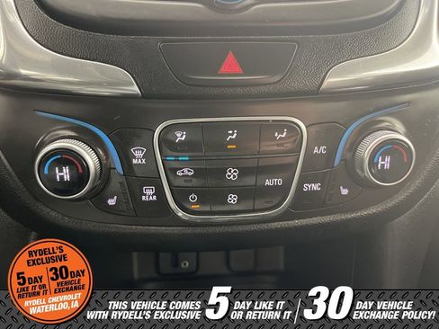 Used 2018 Chevrolet Equinox LT image 37