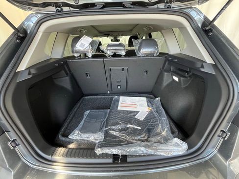 New 2025 Volkswagen Taos SE image 27