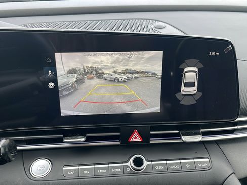 Certified 2024 Hyundai Elantra Limited image 22