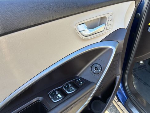 Used 2017 Hyundai Santa Fe Sport w/ 2.4L Tech Package 04 image 39