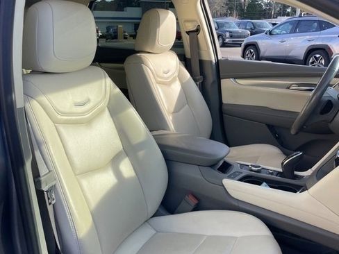 Used 2020 Cadillac XT5 Premium Luxury w/ LPO, Floor Liner Package image 15