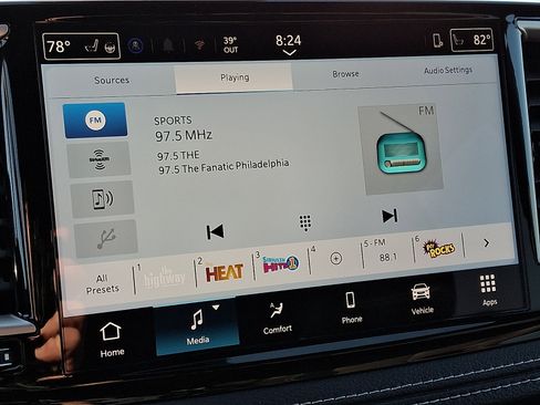 Used 2026 Chrysler Pacifica Select FWD image 12