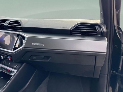 Used 2024 Audi Q3 2.0T Premium image 29