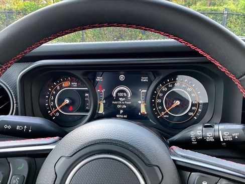 Used 2024 Jeep Wrangler Unlimited Rubicon w/ Technology Group AWD/4WD image 9