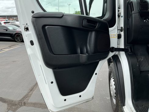 Used 2025 RAM ProMaster 2500 w/ Convenience Group FWD image 10