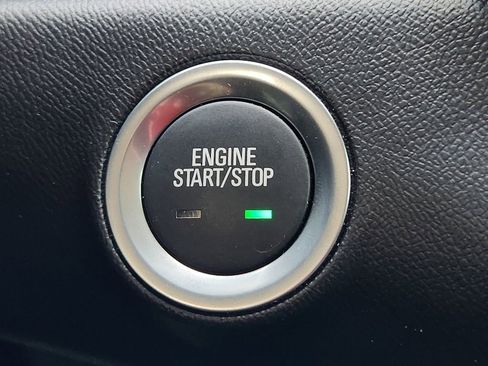 Used 2024 GMC Terrain SLT w/ Tech Package image 29