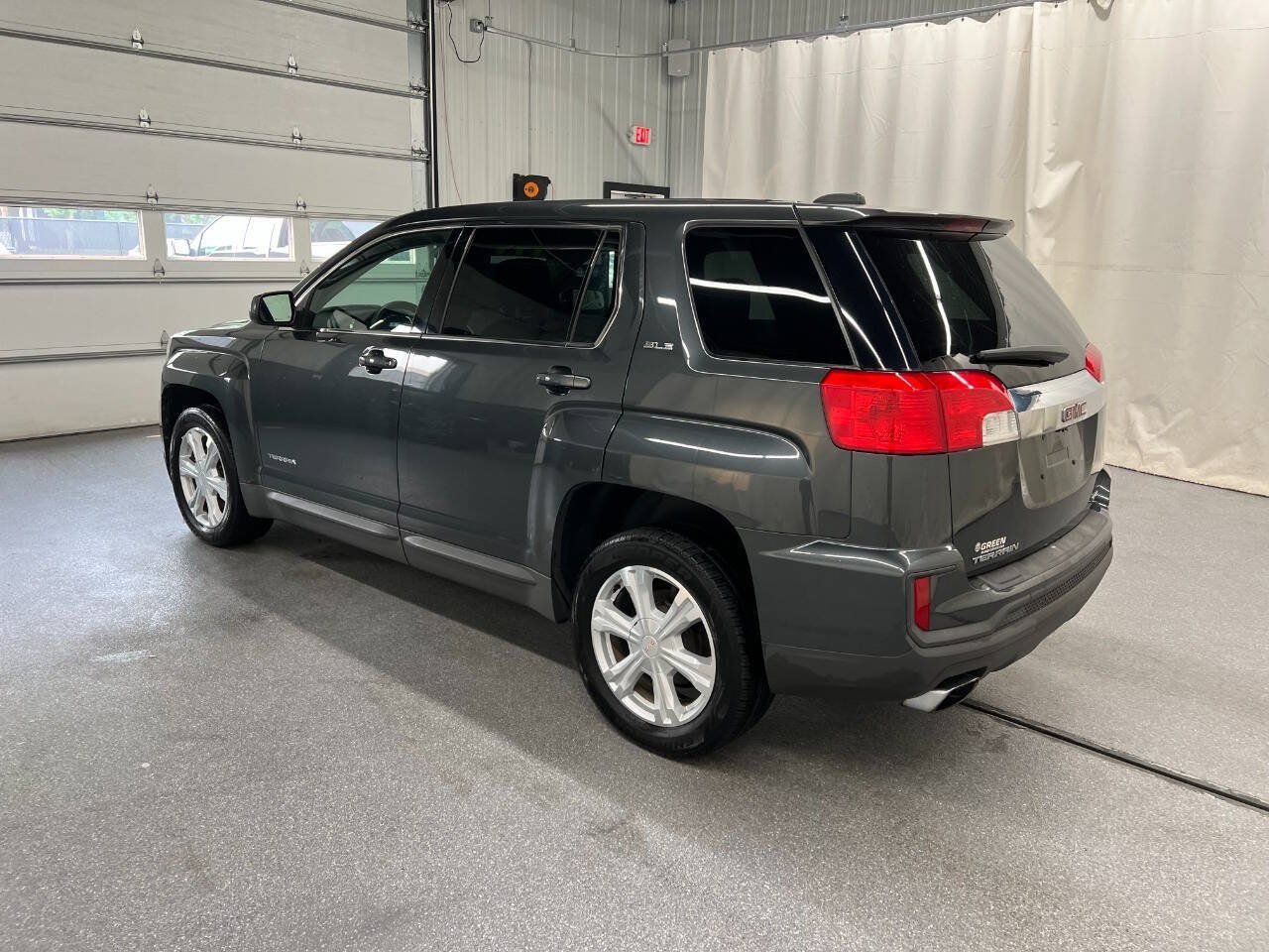 Used 2017 GMC Terrain SLE AWD/4WD image 6