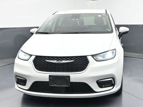 Used 2023 Chrysler Pacifica Touring-L FWD image 26