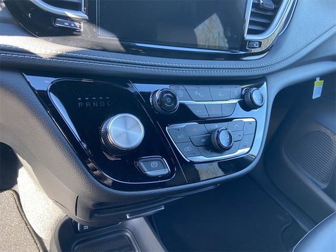 New 2026 Chrysler Pacifica Select image 19