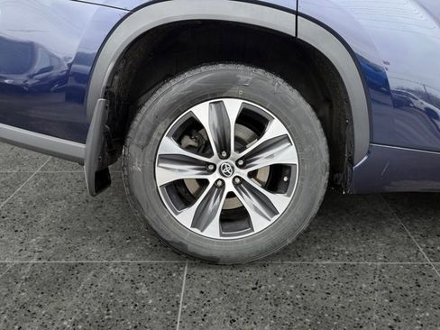 Used 2022 Toyota Highlander XLE image 10