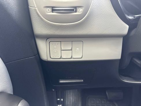Used 2015 Kia Soul + FWD image 27