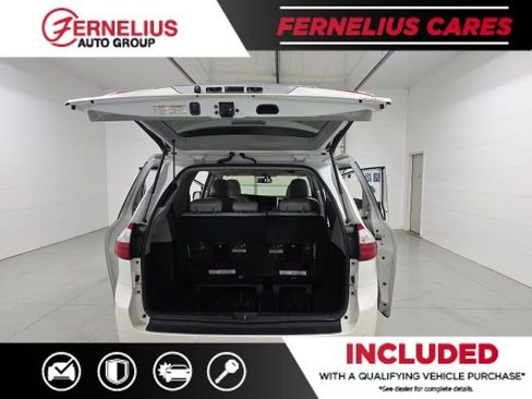 Used 2017 Toyota Sienna Limited Premium image 12