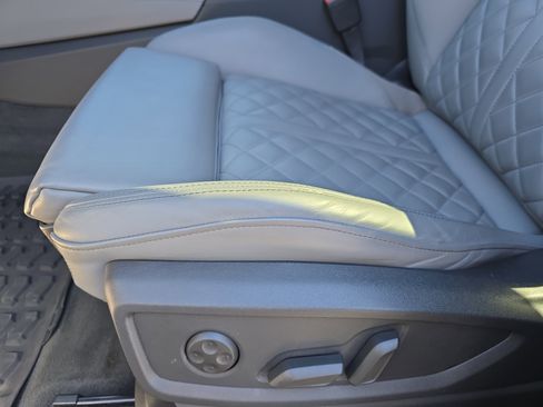 Used 2023 Audi SQ5 Premium Plus w/ Premium Plus Package image 29