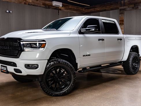 Used 2024 RAM 1500 Laramie AWD/4WD image 3
