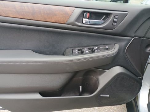 Used 2016 Subaru Outback 3.6R Limited image 11