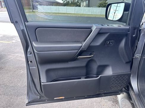 Used 2014 Nissan Titan SV w/ SV Value Truck Package AWD/4WD image 21