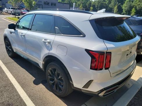 Certified 2023 Kia Sorento SX FWD image 6