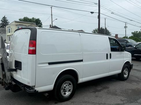 Used 2020 Chevrolet Express 3500 w/ Driver Convenience Package RWD image 6